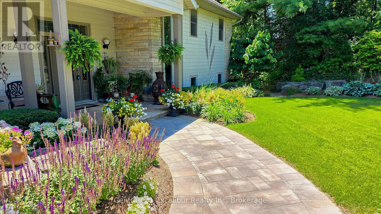 7525 Wellington Rd 36, Puslinch (Morriston), ON - Outdoor