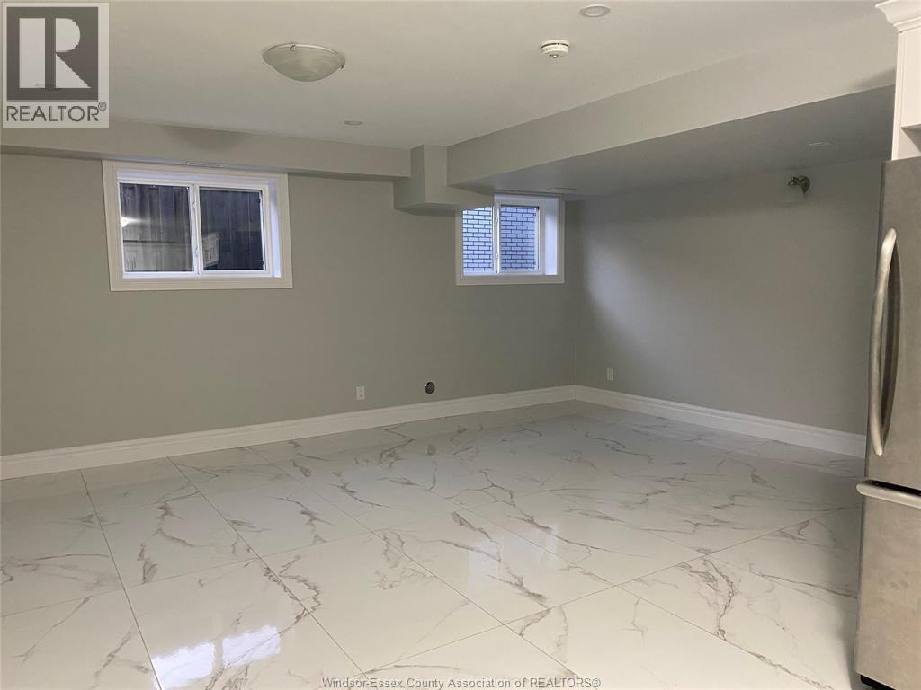 3515 Dougall, Windsor, ON - Indoor