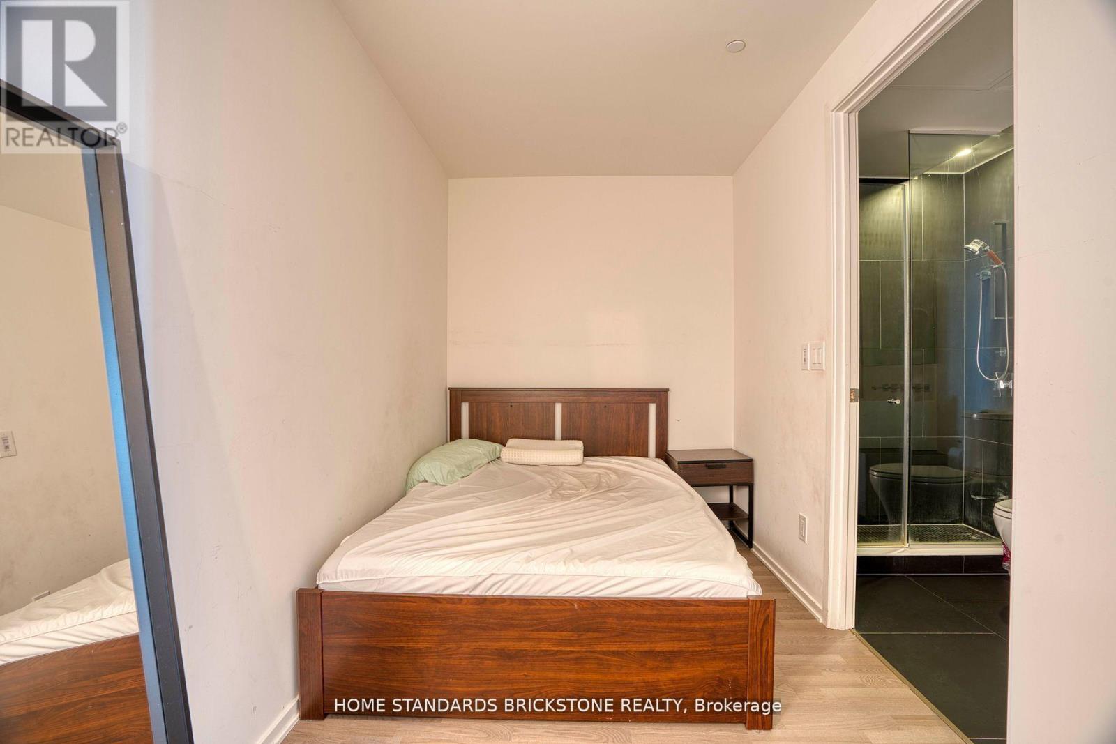 1609 - 1 Bloor Street E, Toronto, ON - Indoor Photo Showing Bedroom