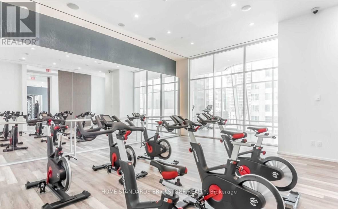 1609 - 1 Bloor Street E, Toronto, ON - Indoor Photo Showing Gym Room