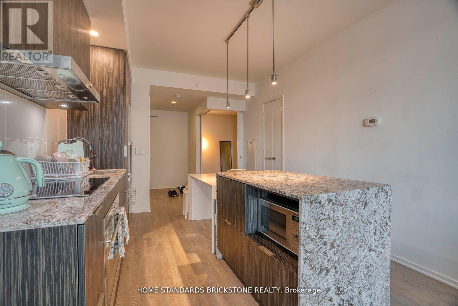 1609 - 1 Bloor Street E, Toronto, ON - Indoor Photo Showing Kitchen