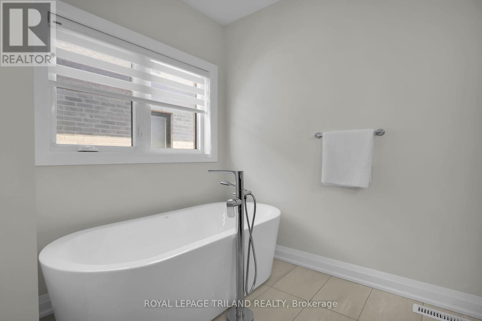 6 - 383 Daventry Way, Middlesex Centre (Kilworth), ON