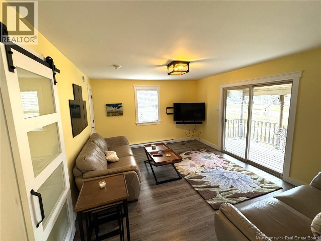 204 Ledge Road, Dufferin, NB - Indoor Photo Showing Living Room