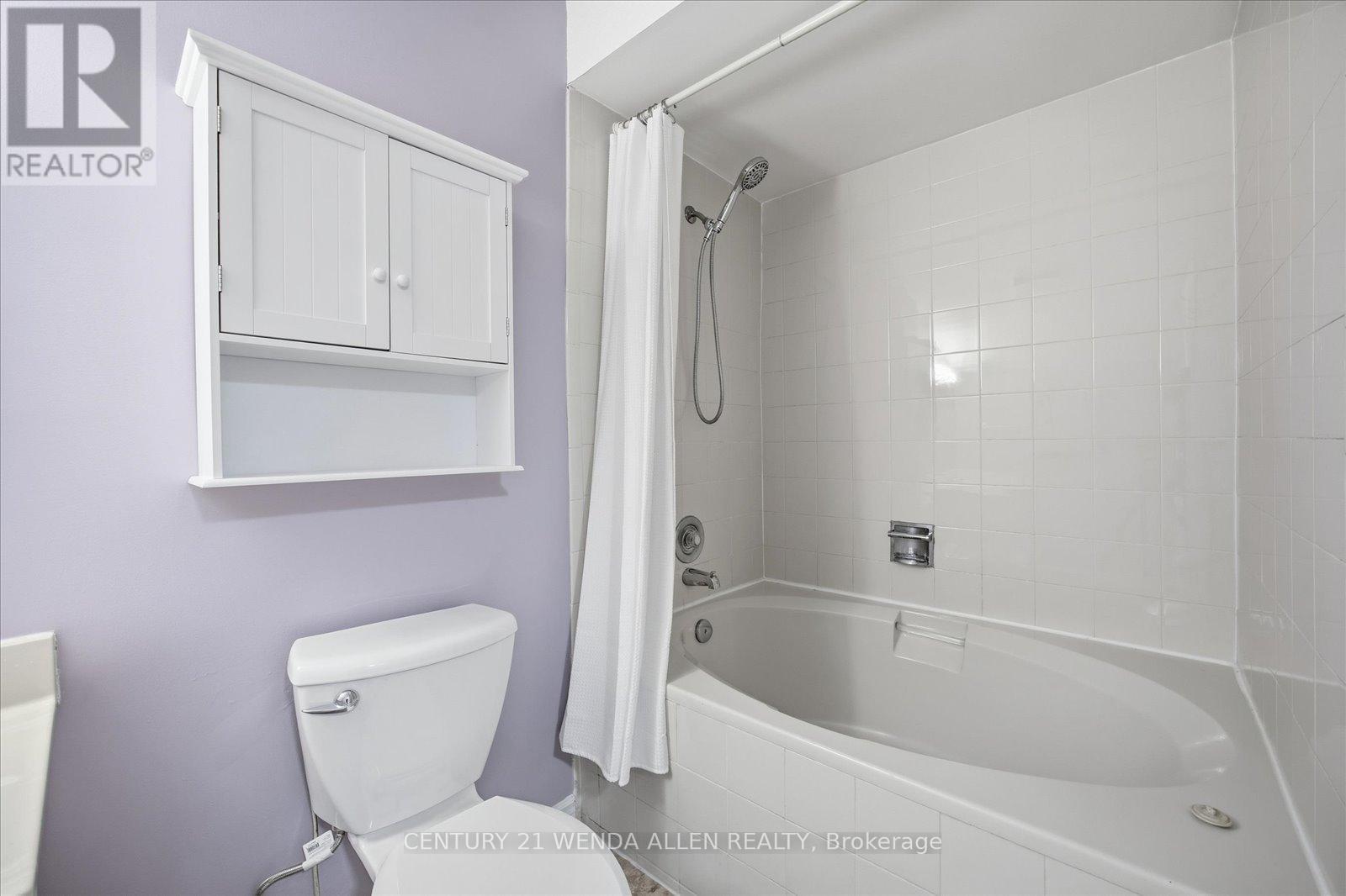 D16 - 1663 Nash Road, Clarington, ON - Indoor Photo Showing Bathroom