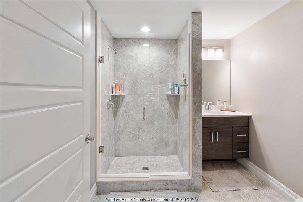 321-5840 Newman, Lasalle, ON