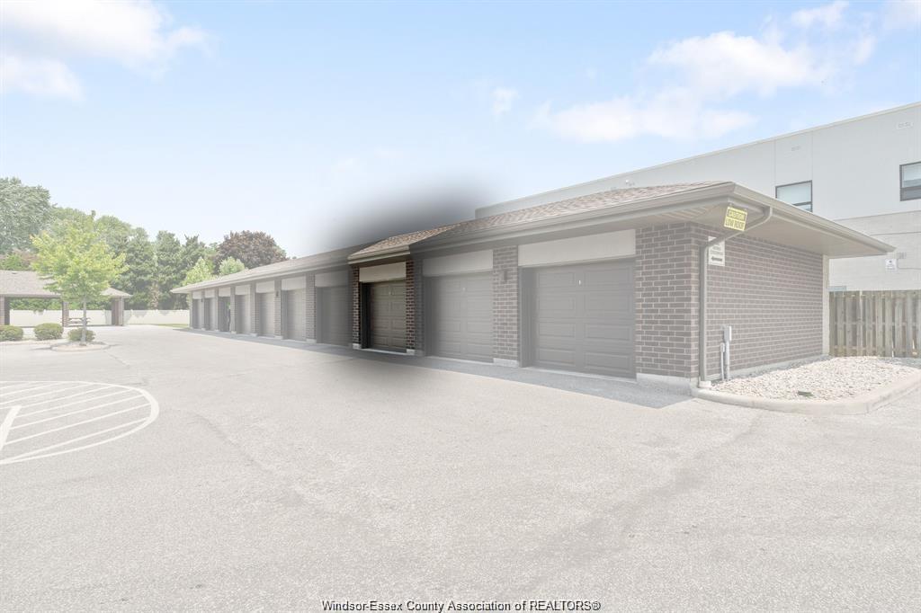 321-5840 Newman, Lasalle, ON