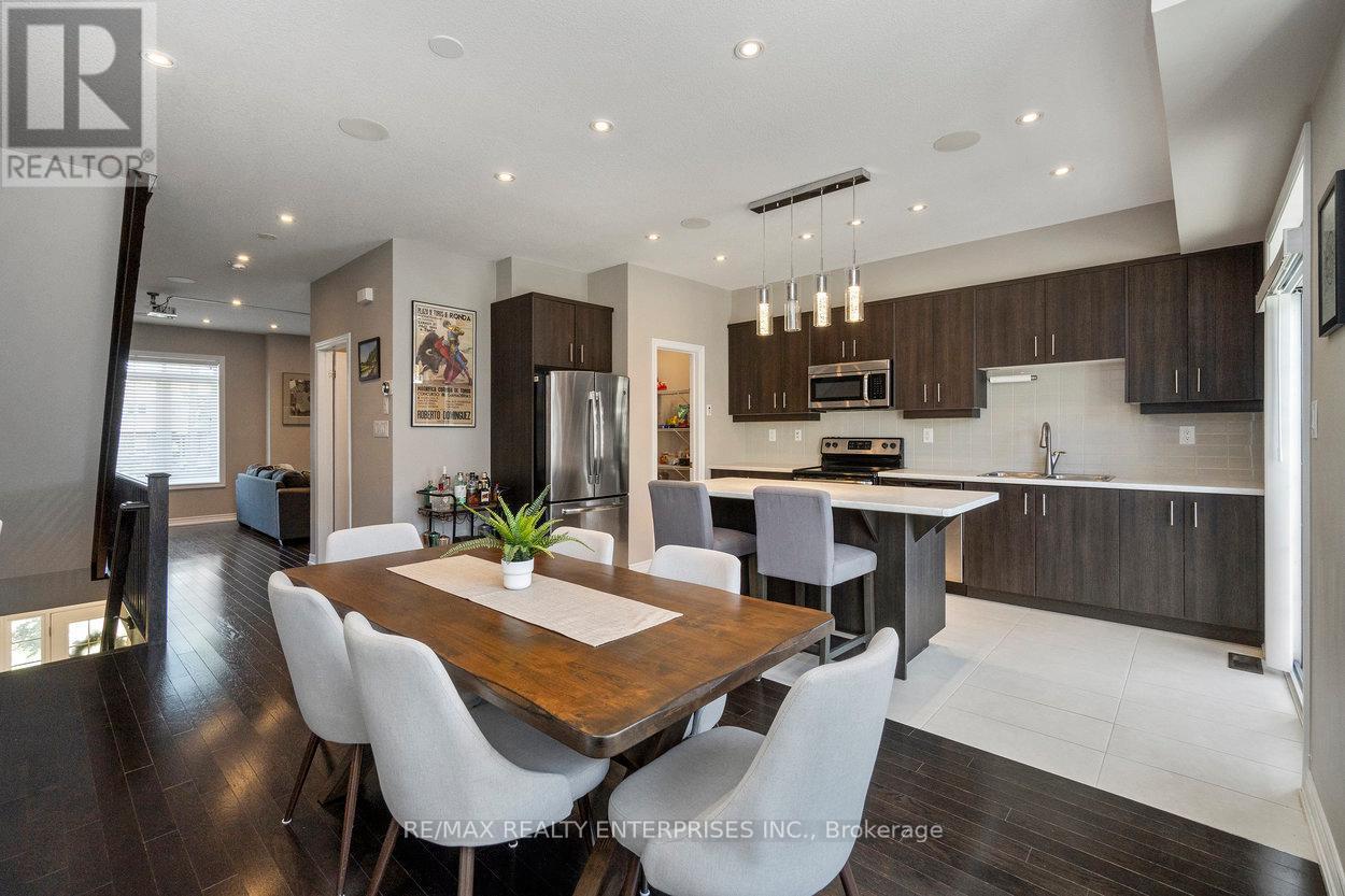 9 - 215 Dundas Street E, Hamilton, ON - Indoor