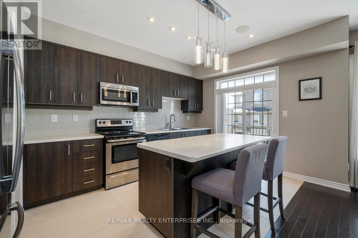 9 - 215 Dundas Street E, Hamilton, ON - Indoor Photo Showing Kitchen With Stainless Steel Kitchen With Upgraded Kitchen