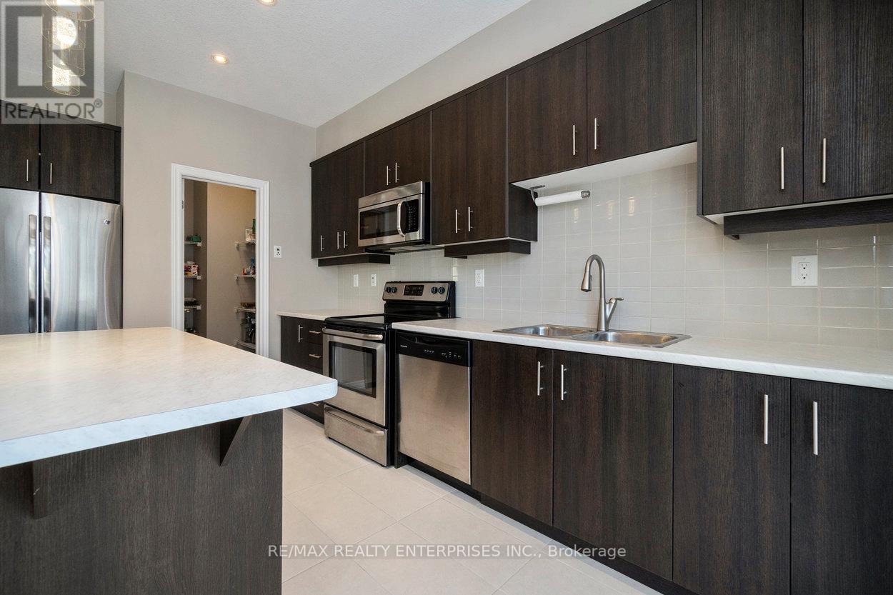 9 - 215 Dundas Street E, Hamilton, ON - Indoor Photo Showing Kitchen With Stainless Steel Kitchen With Double Sink With Upgraded Kitchen