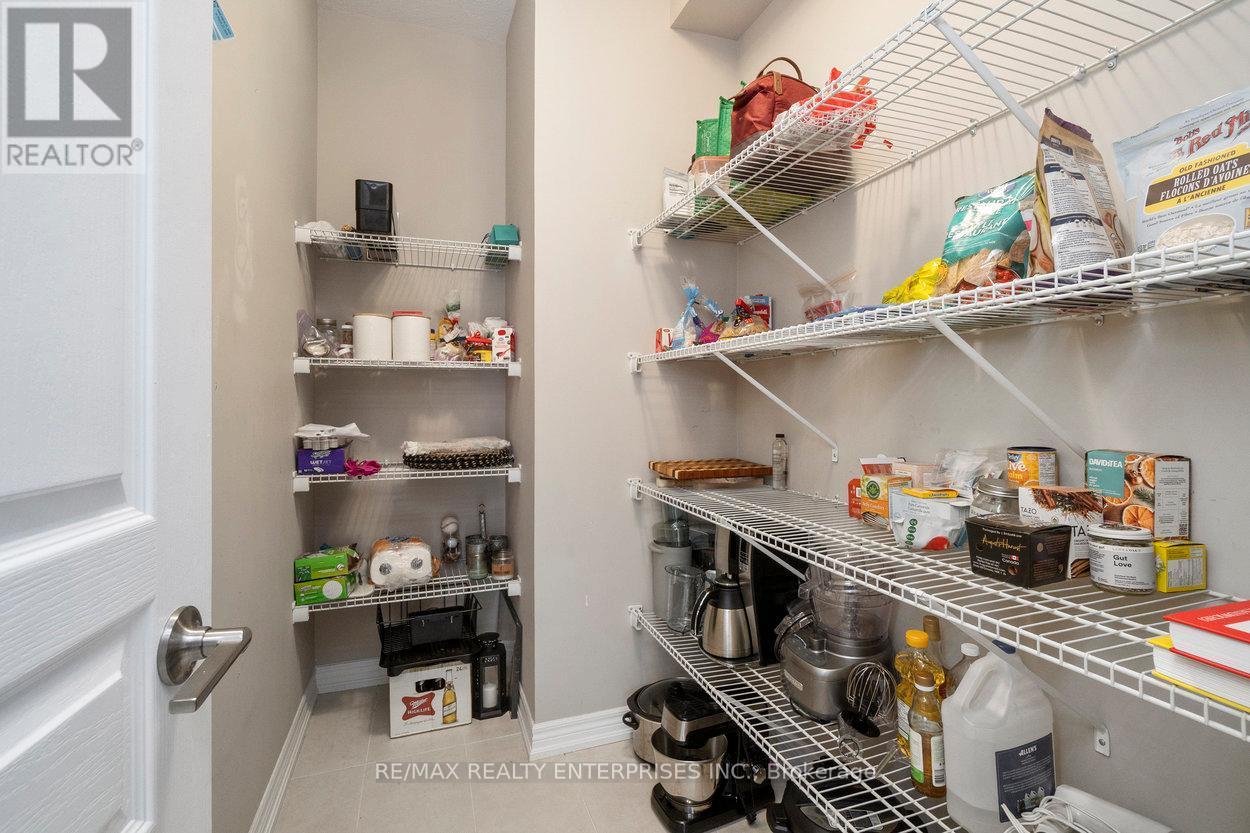 9 - 215 Dundas Street E, Hamilton, ON - Indoor With Storage