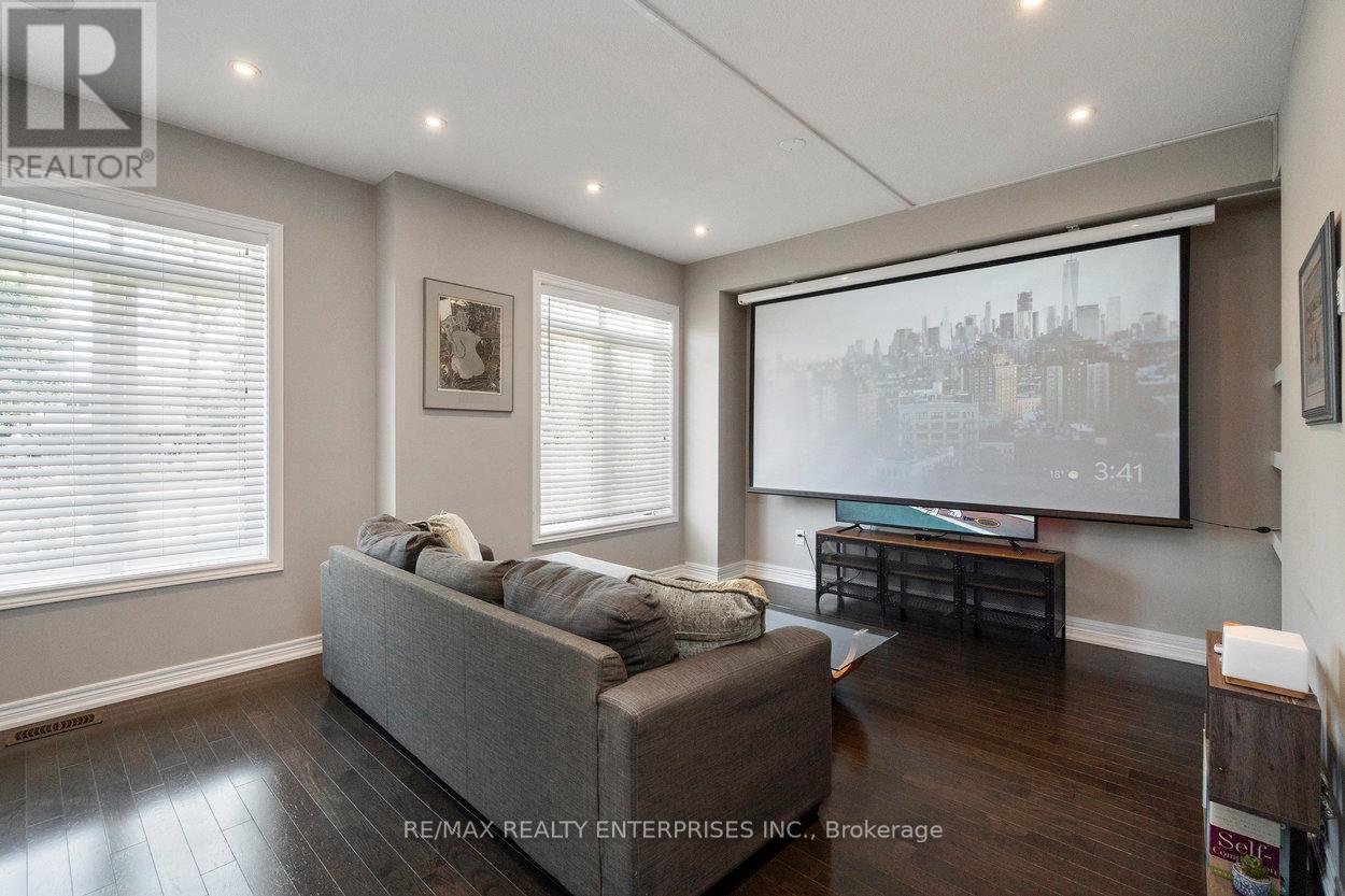 9 - 215 Dundas Street E, Hamilton, ON - Indoor