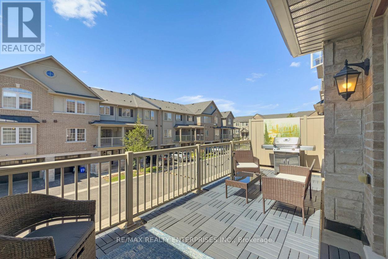 9 - 215 Dundas Street E, Hamilton, ON - Outdoor With Exterior