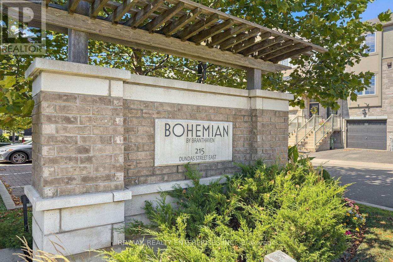 9 - 215 Dundas Street E, Hamilton, ON - Outdoor