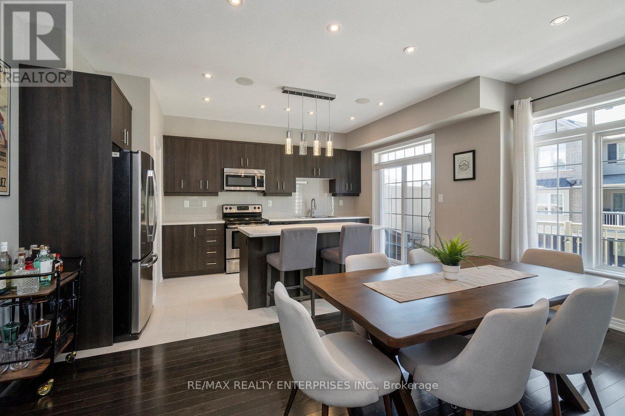 9 - 215 Dundas Street E, Hamilton, ON - Indoor Photo Showing Dining Room