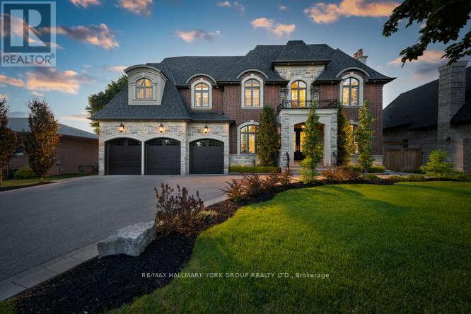 82 Elizabeth Grove, King, ON - Outdoor With Facade