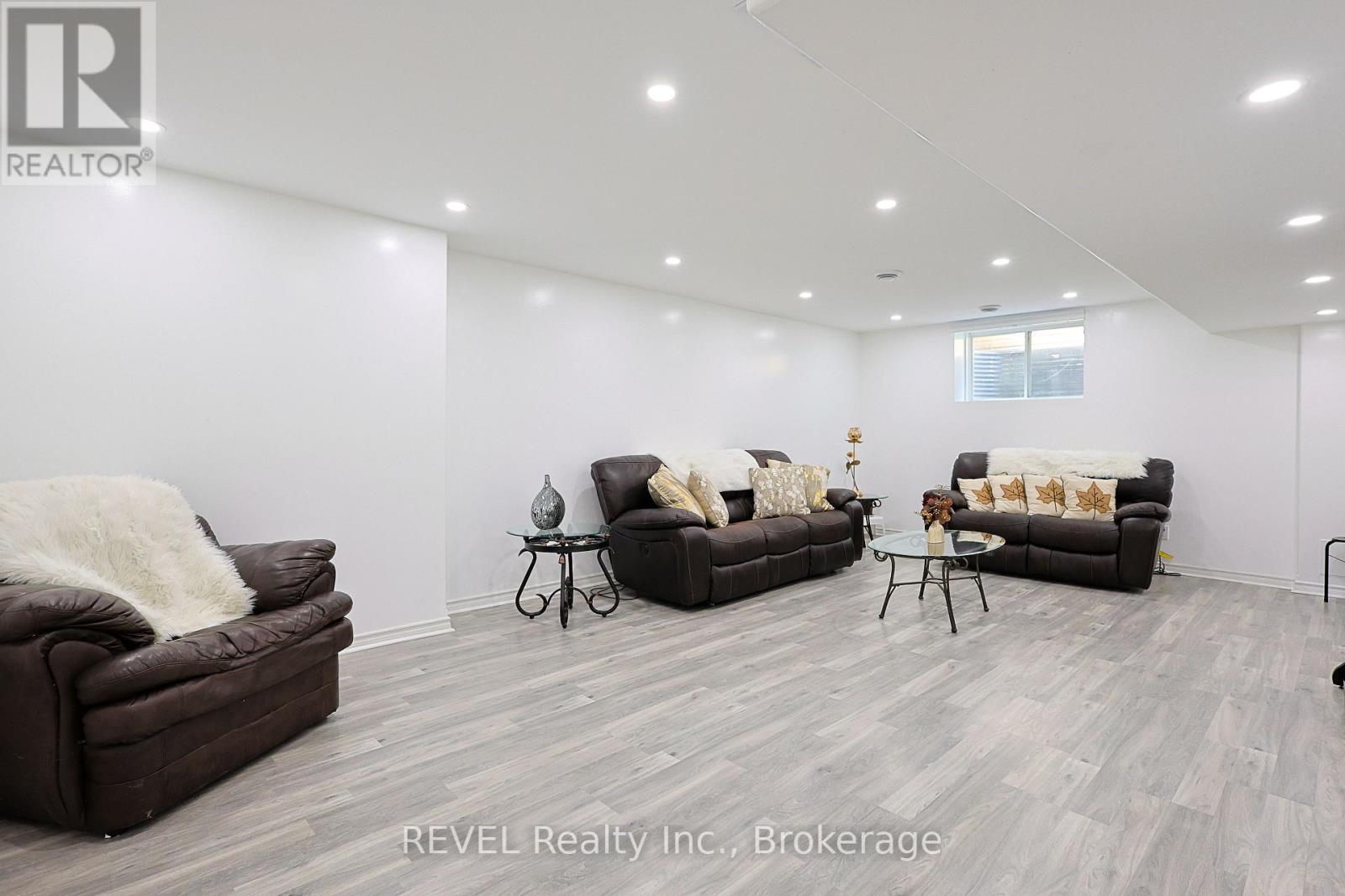 13 Cinnamon Street, Thorold (Rolling Meadows), ON - Indoor