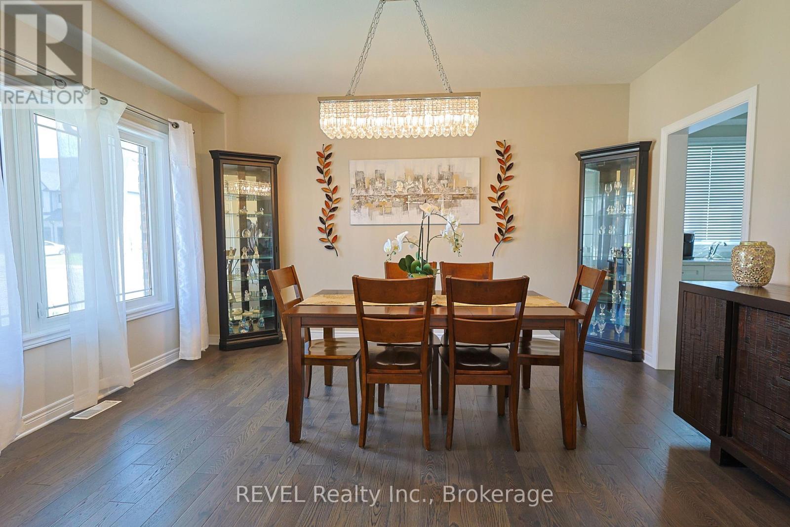 13 Cinnamon Street, Thorold (Rolling Meadows), ON - Indoor Photo Showing Dining Room