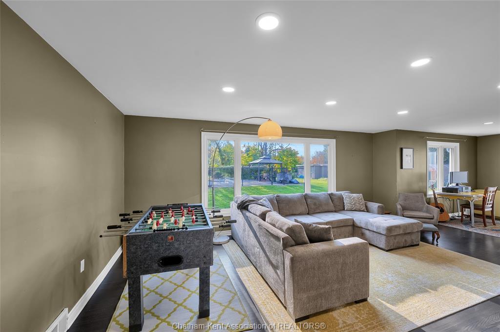 6 Devon Drive, Chatham, ON