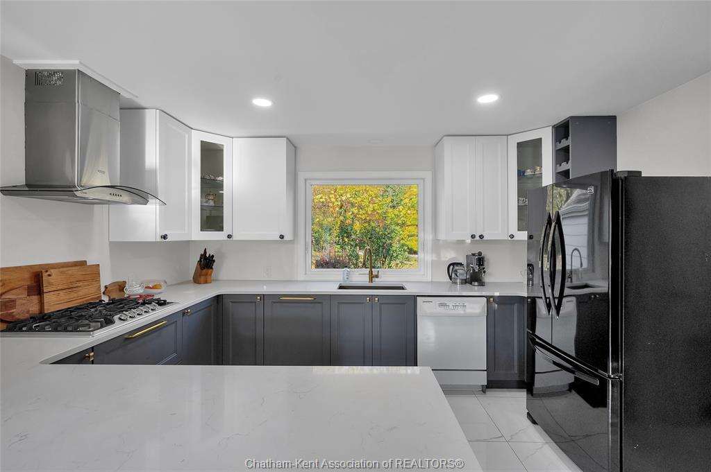 6 Devon Drive, Chatham, ON