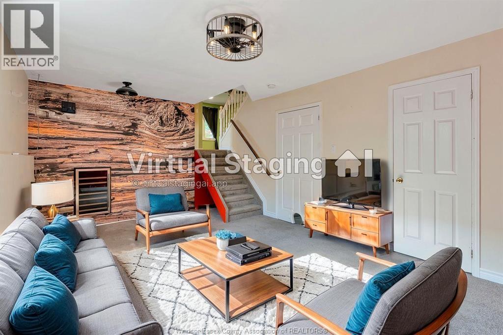 14 Azar Avenue, Tilbury, ON - Indoor Photo Showing Living Room