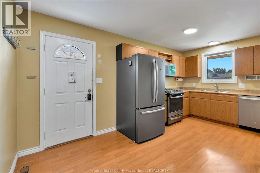 14 Azar Avenue, Tilbury, ON - Indoor Photo Showing Kitchen With Double Sink