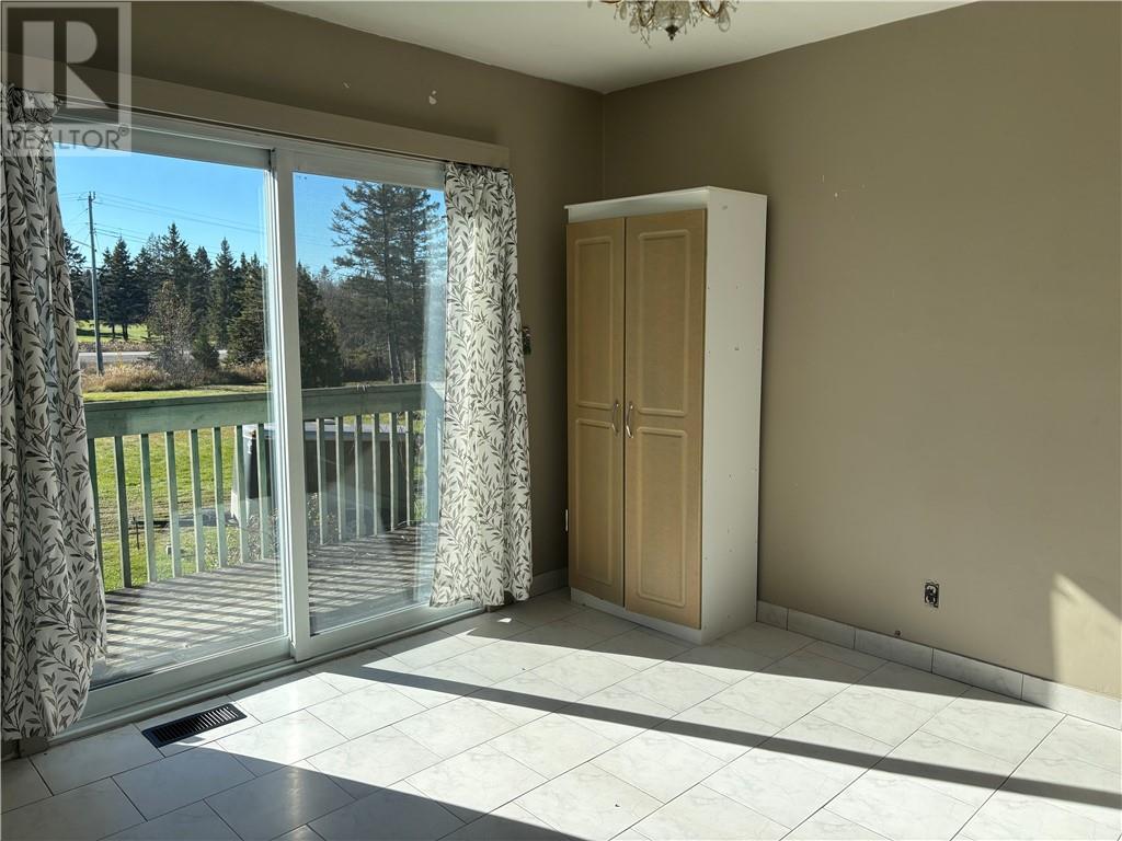 1476 Hwy 144, Chelmsford, ON - Photo Showing Other Room