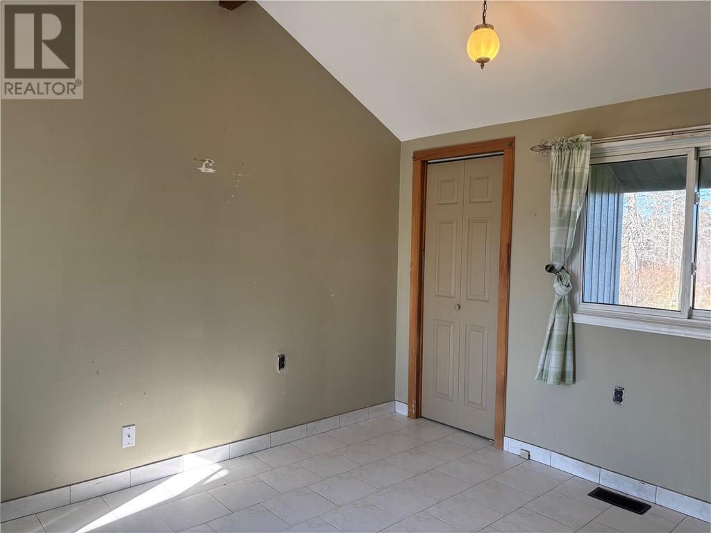 1476 Hwy 144, Chelmsford, ON - Indoor Photo Showing Other Room