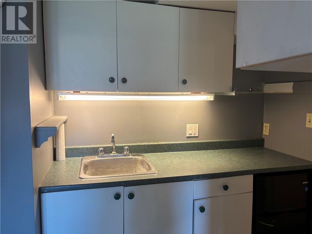 1476 Hwy 144, Chelmsford, ON - Indoor Photo Showing Kitchen