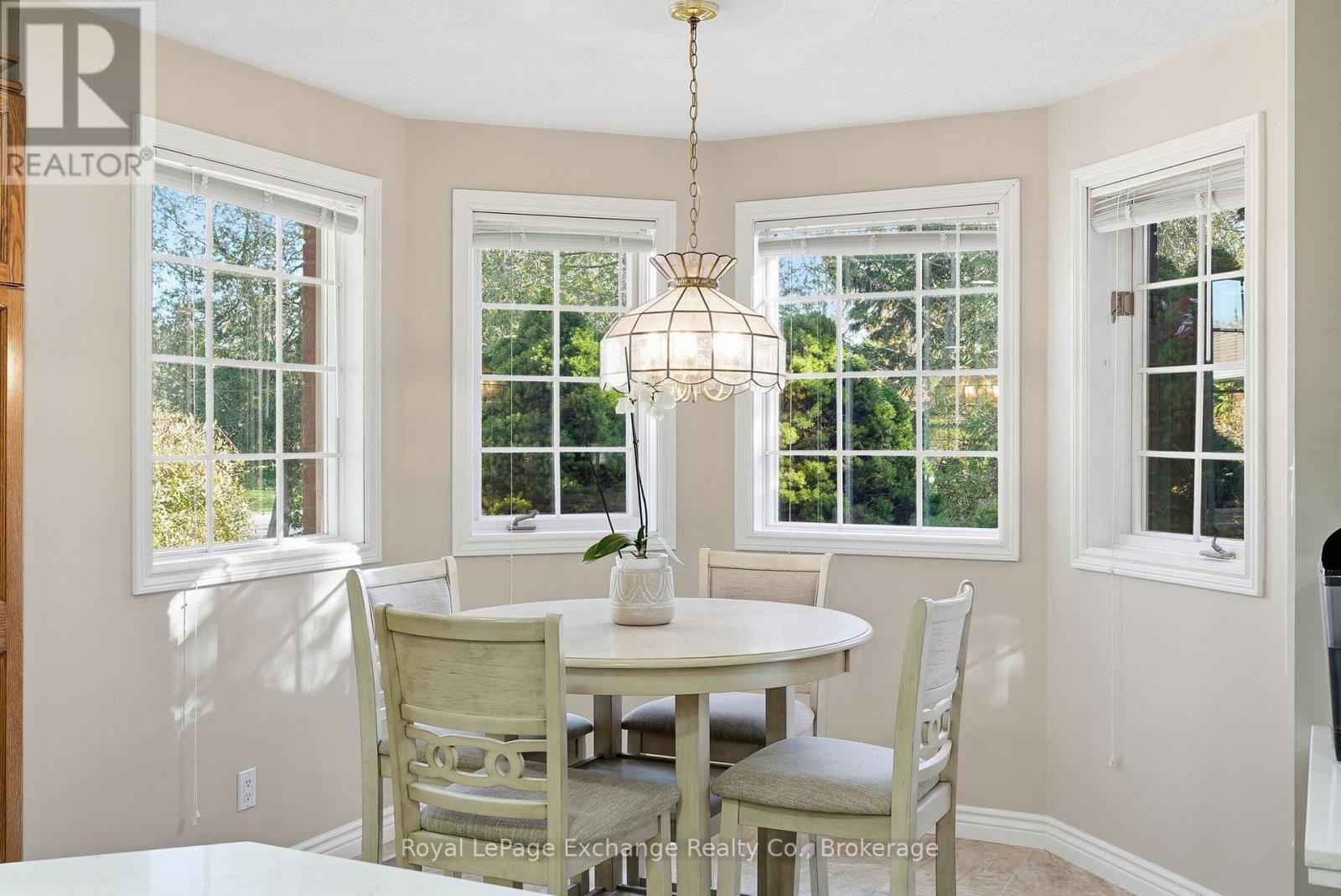 115 Deerhurst Drive, Huron-Kinloss, ON - Indoor Photo Showing Dining Room