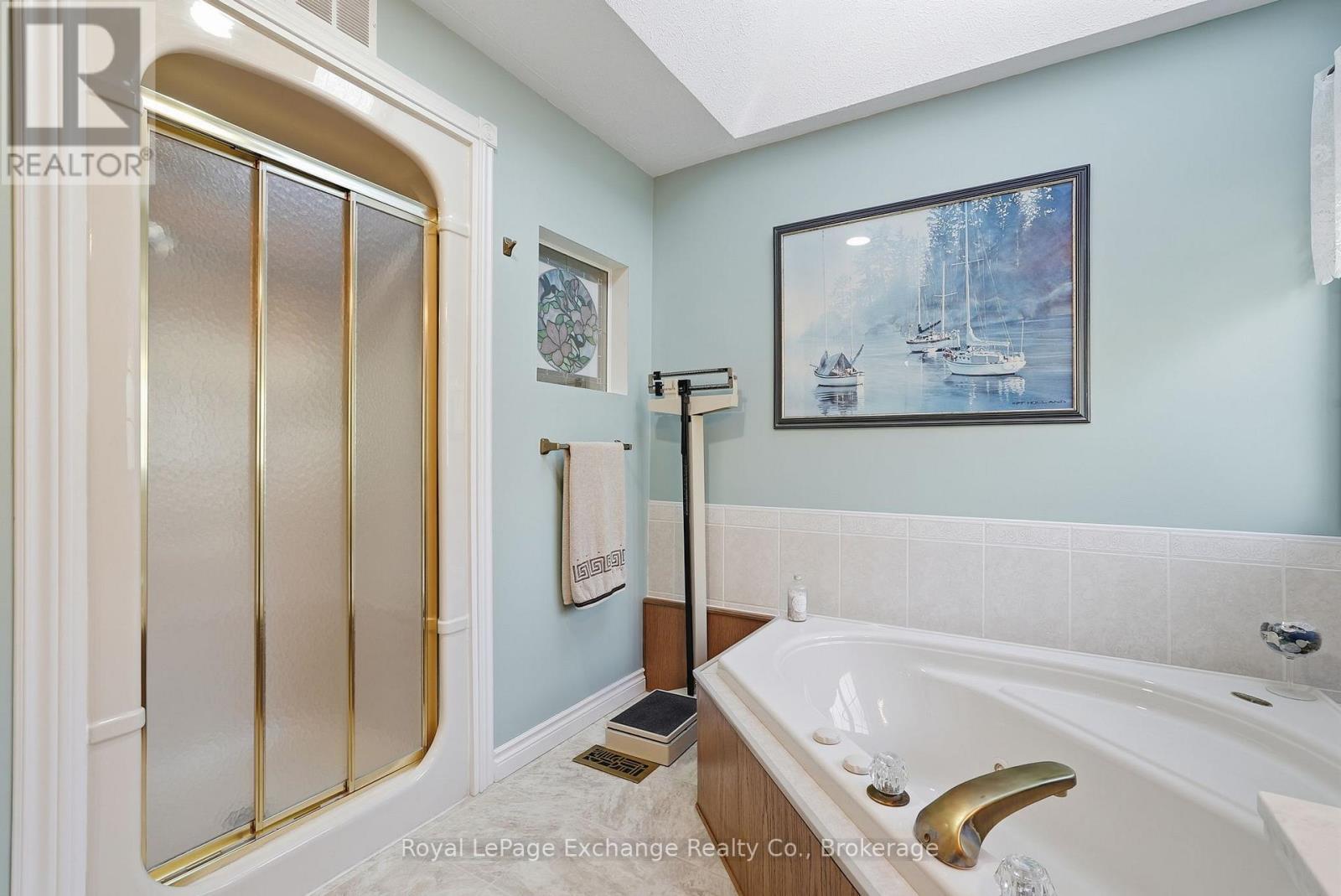 115 Deerhurst Drive, Huron-Kinloss, ON - Indoor Photo Showing Bathroom