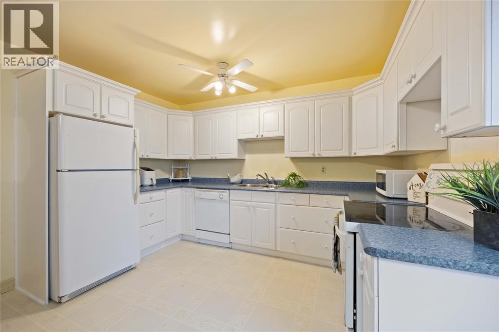 200 St. Clair Boulevard Unit# 30, St Clair, ON - Indoor Photo Showing Kitchen With Double Sink
