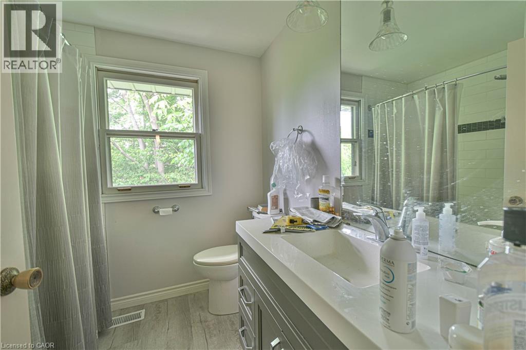 46 Birchcliff Avenue, Kitchener, ON - Indoor Photo Showing Bathroom