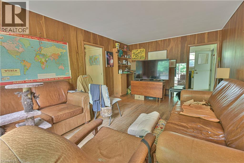 46 Birchcliff Avenue, Kitchener, ON - Indoor Photo Showing Living Room