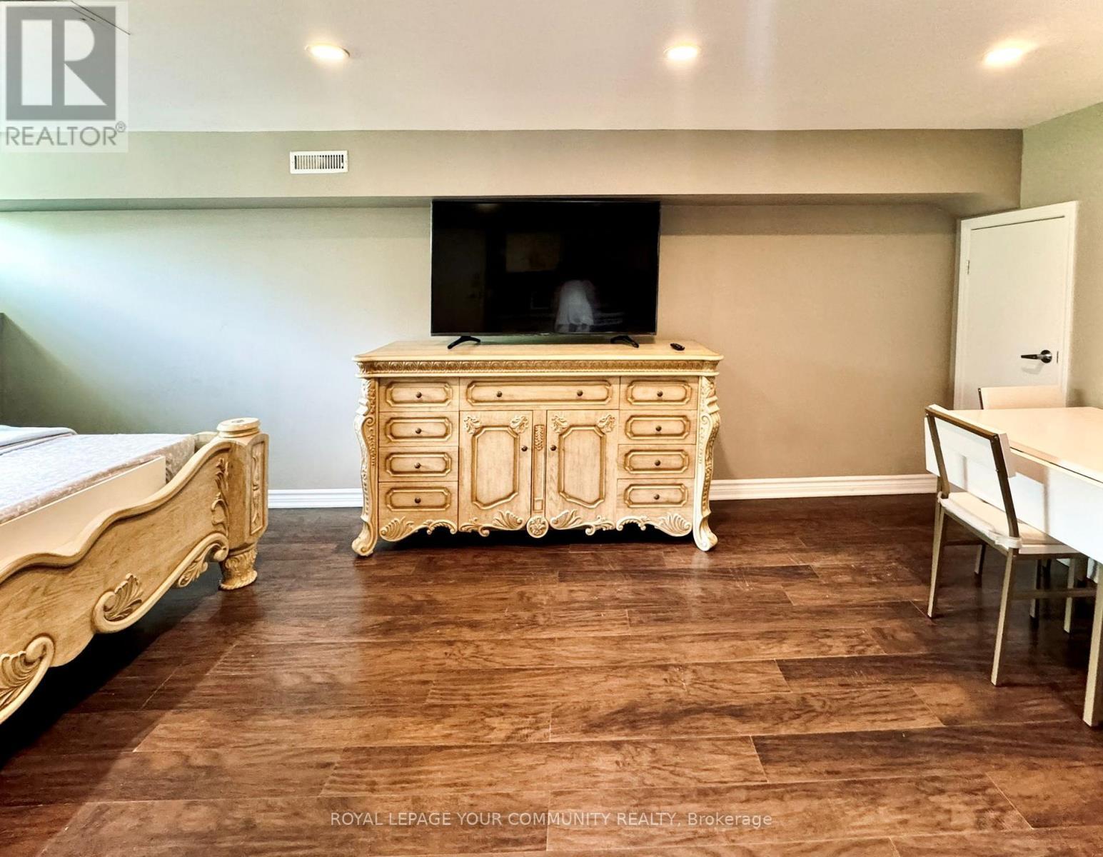 Basement #2 - 253 Alsace Road, Richmond Hill, ON - Indoor