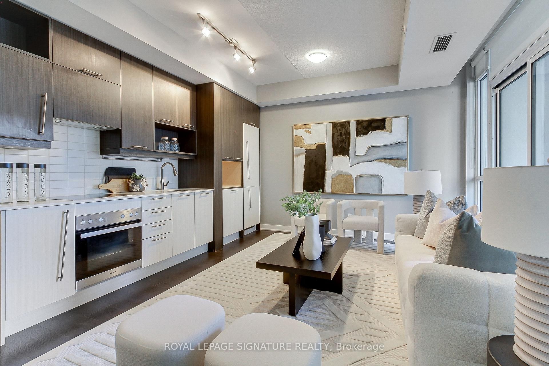 618-199 Richmond Street W, Toronto, ON - Indoor