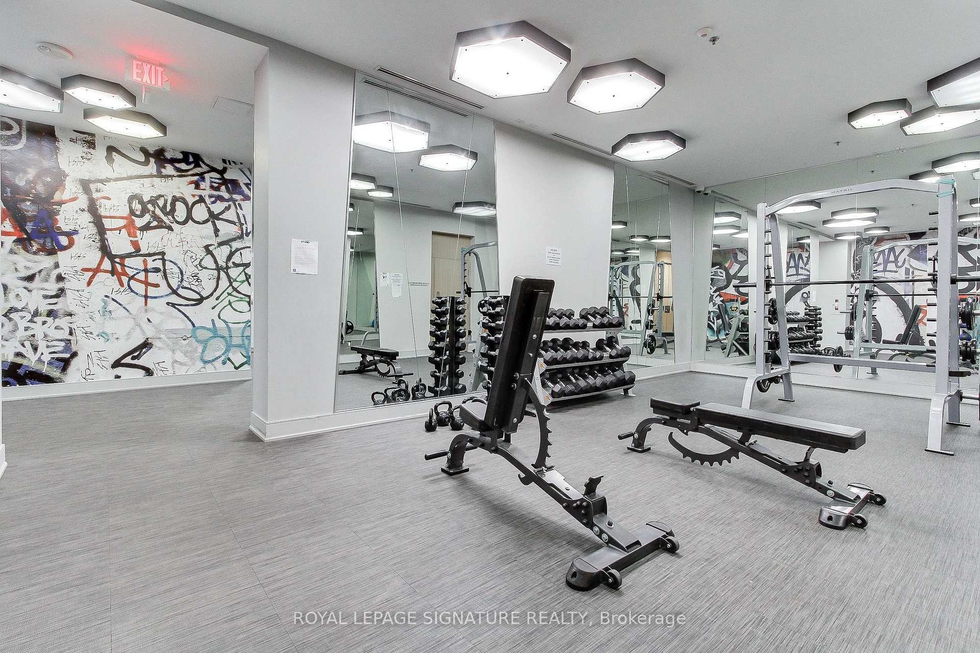 618-199 Richmond Street W, Toronto, ON - Indoor Photo Showing Gym Room