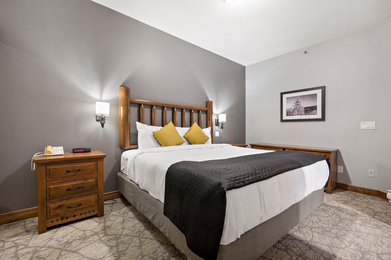 Bedroom - 338-2396 Rue Labelle, Mont-Tremblant, QC - Indoor Photo Showing Bedroom