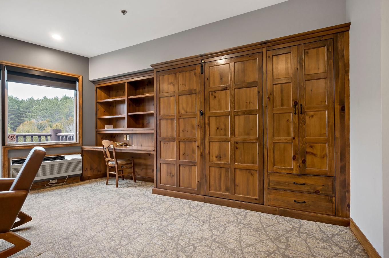 Living room - 338-2396 Rue Labelle, Mont-Tremblant, QC - Indoor Photo Showing Office