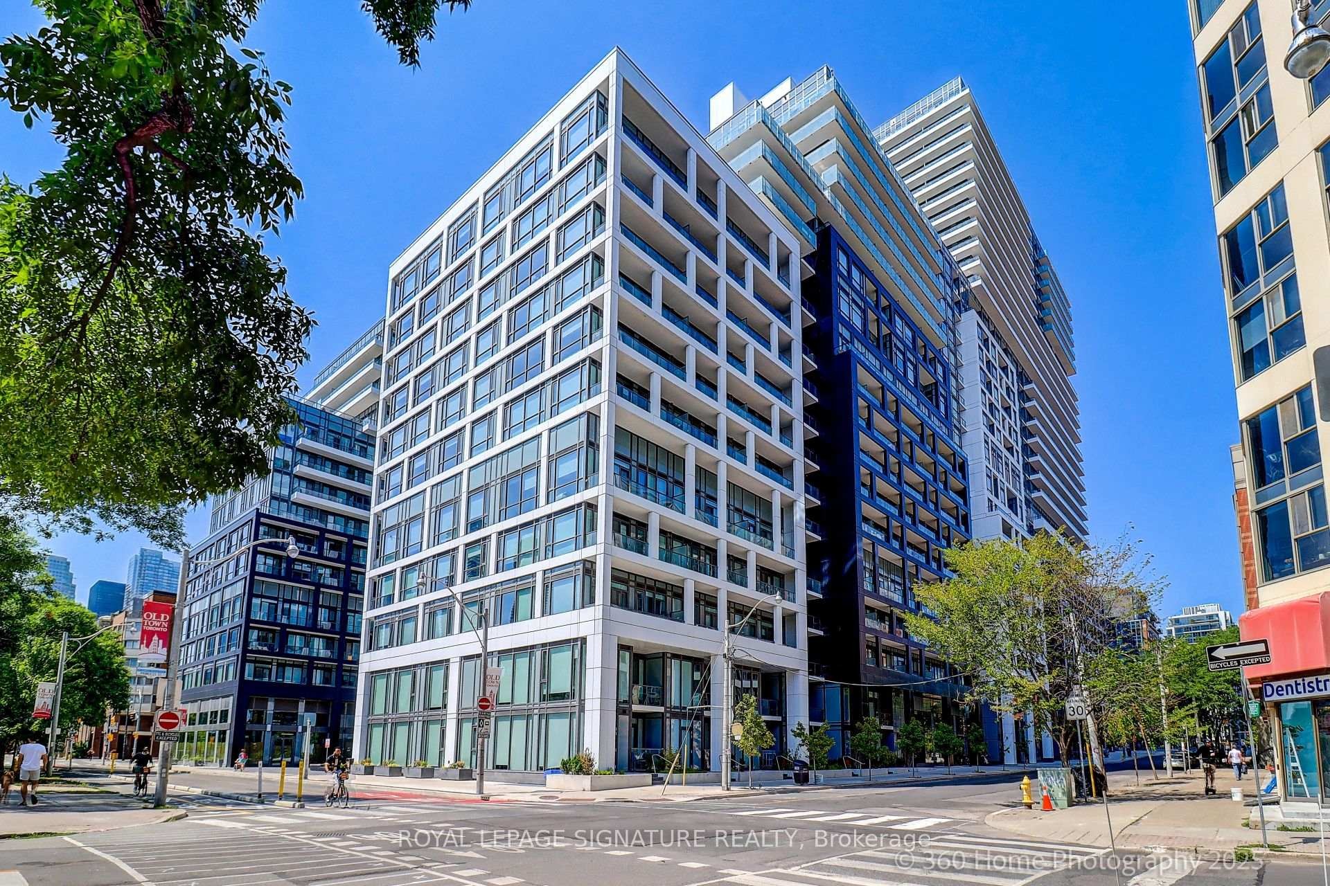 521-60 Princess Street, Toronto, ON - Outdoor With Balcony With Facade