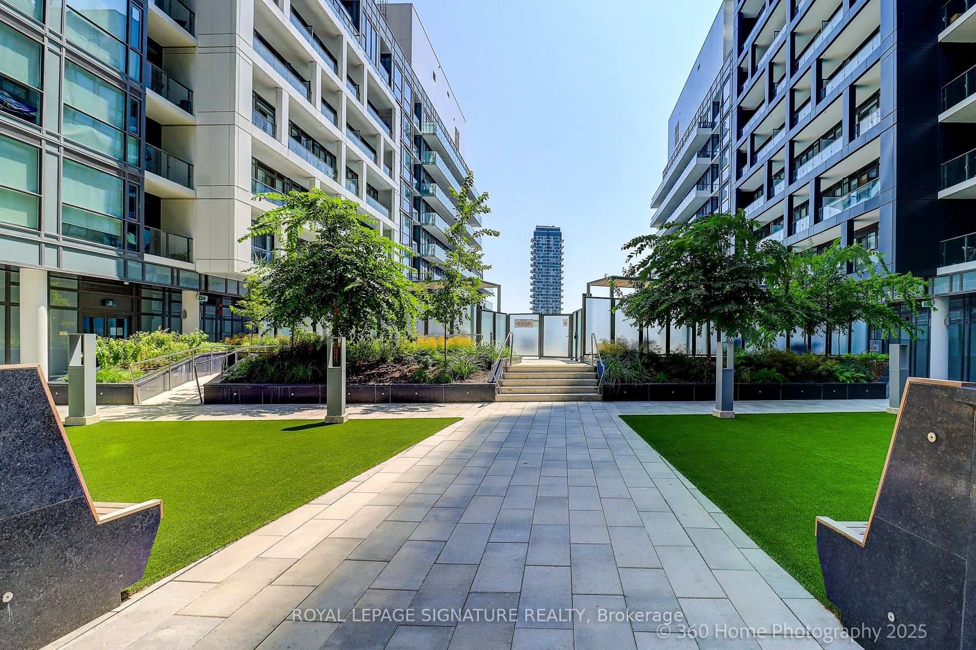 521-60 Princess Street, Toronto, ON - Outdoor With Balcony
