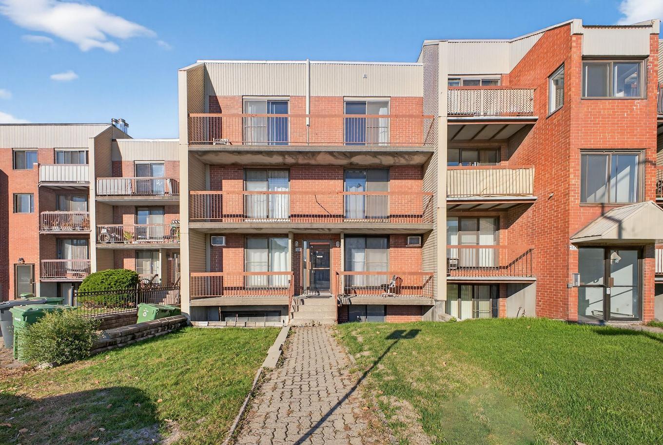 Frontage - 1029 Rue De Salaberry, Montréal (Ahuntsic-Cartierville), QC
