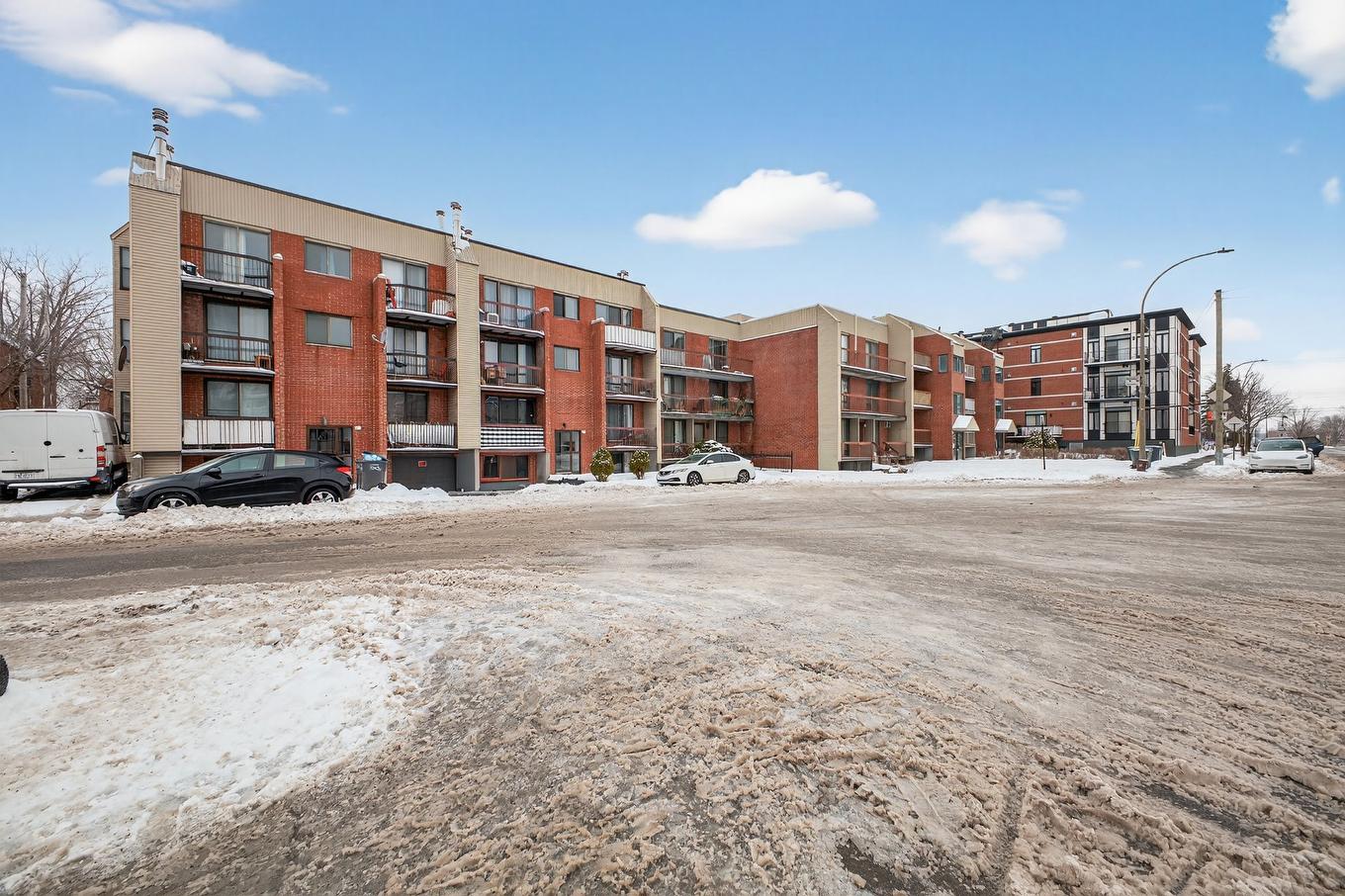 Frontage - 1029 Rue De Salaberry, Montréal (Ahuntsic-Cartierville), QC