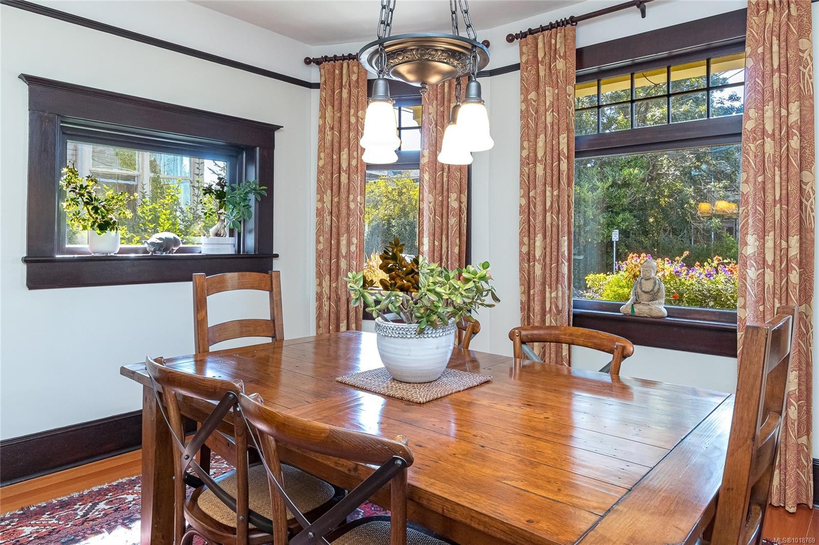 606 Niagara St, Victoria, BC