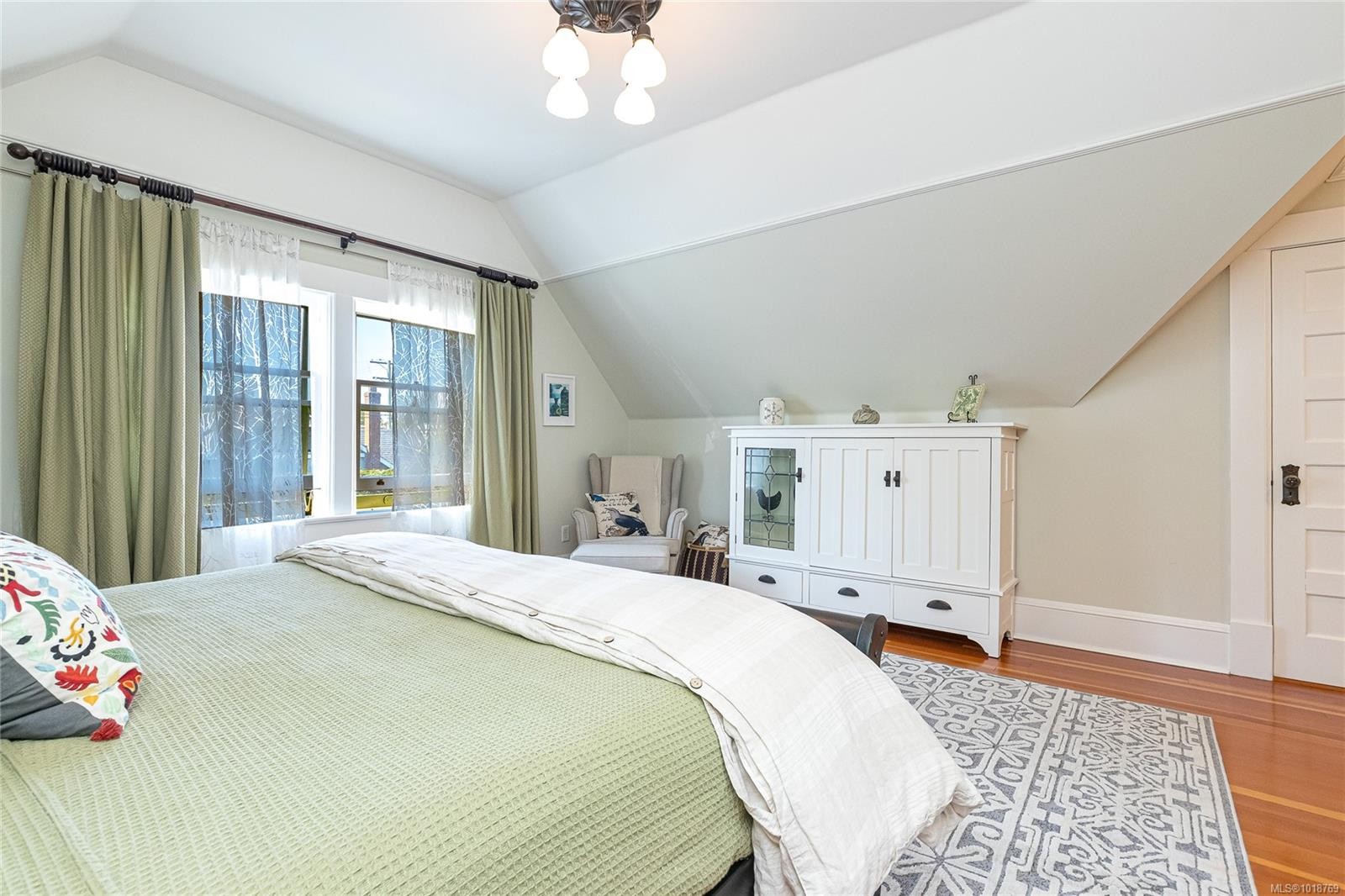 606 Niagara St, Victoria, BC