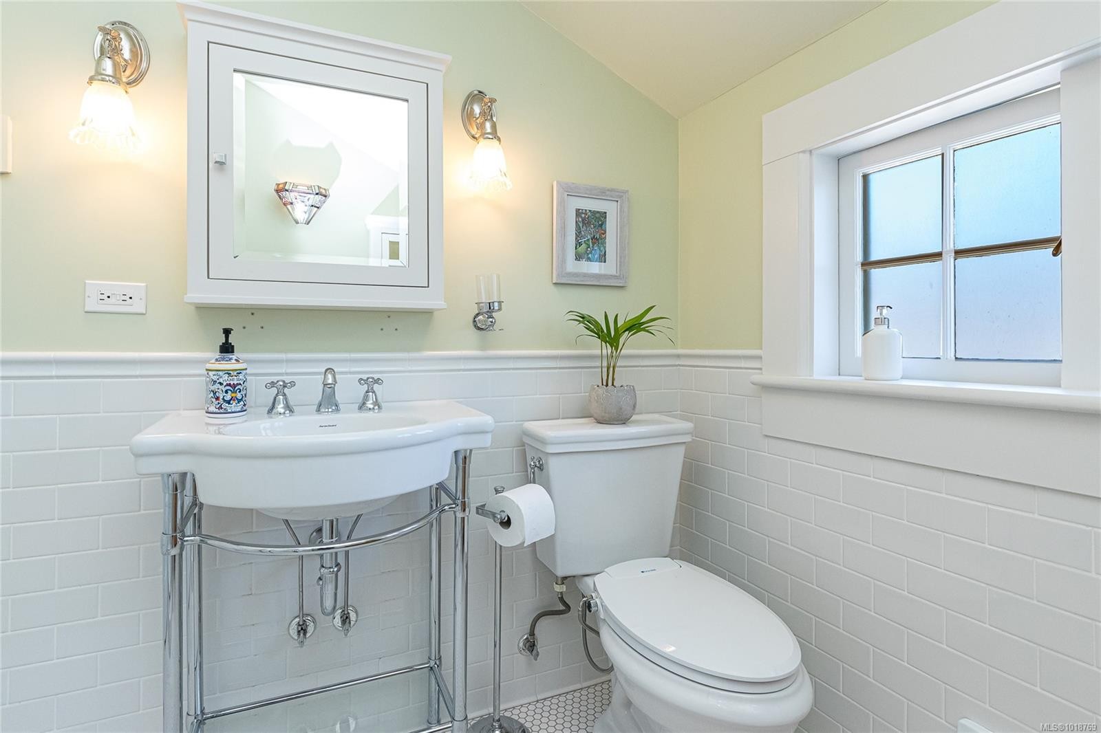 606 Niagara St, Victoria, BC