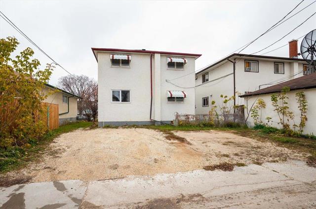 1074 Burrows Ave, Winnipeg, MB