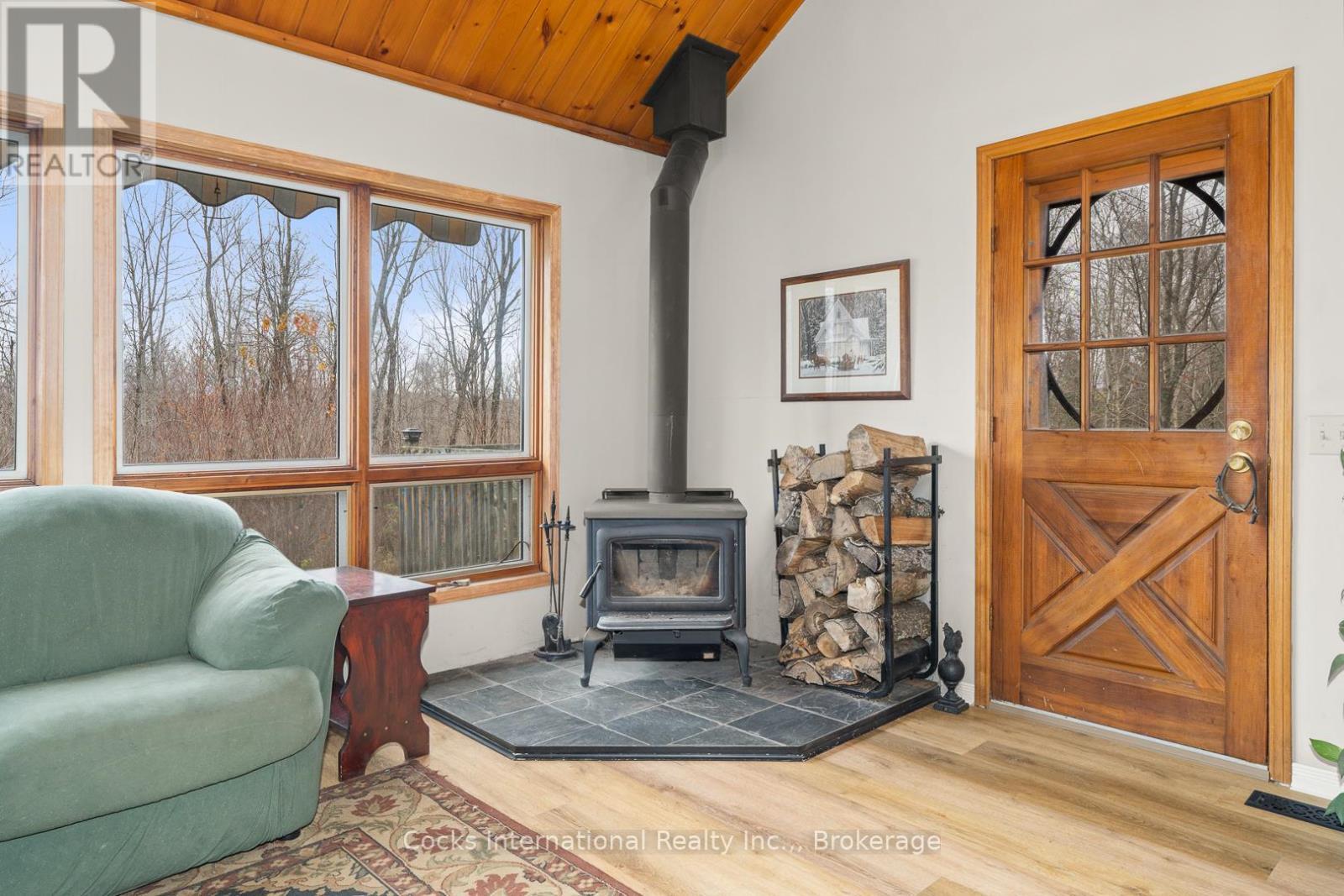 621 Chapman Strong Road, Strong, ON - Indoor With Fireplace