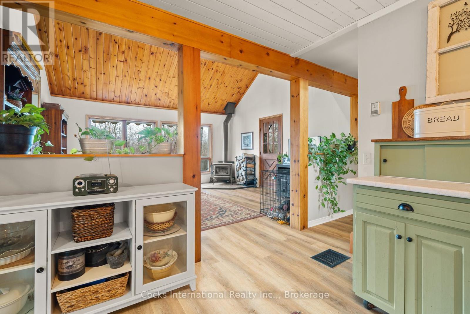 621 Chapman Strong Road, Strong, ON - Indoor Photo Showing Other Room