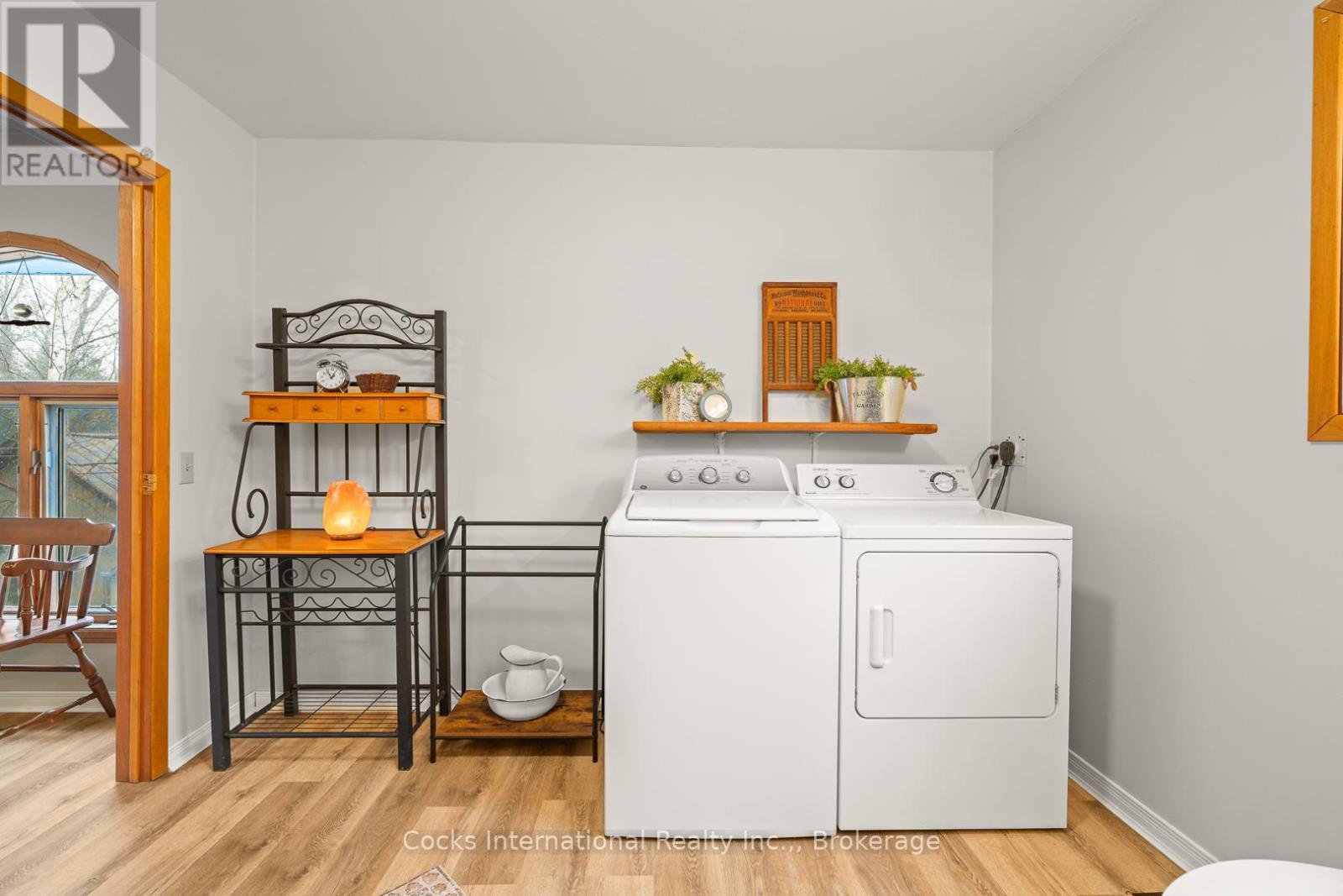 621 Chapman Strong Road, Strong, ON - Indoor Photo Showing Laundry Room