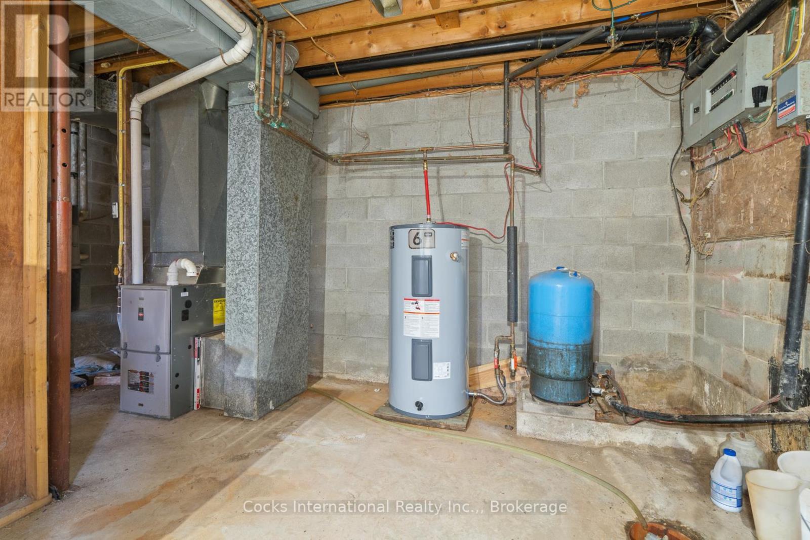 621 Chapman Strong Road, Strong, ON - Indoor Photo Showing Basement